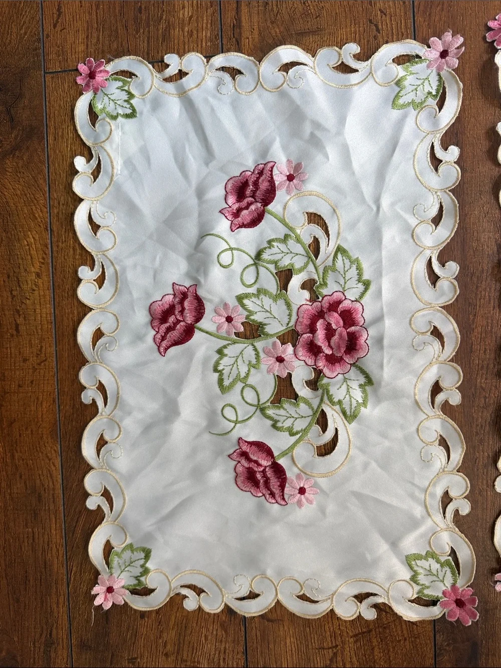 Macy's White Table Runner and Placemat Set with Pink Rose Embroidery